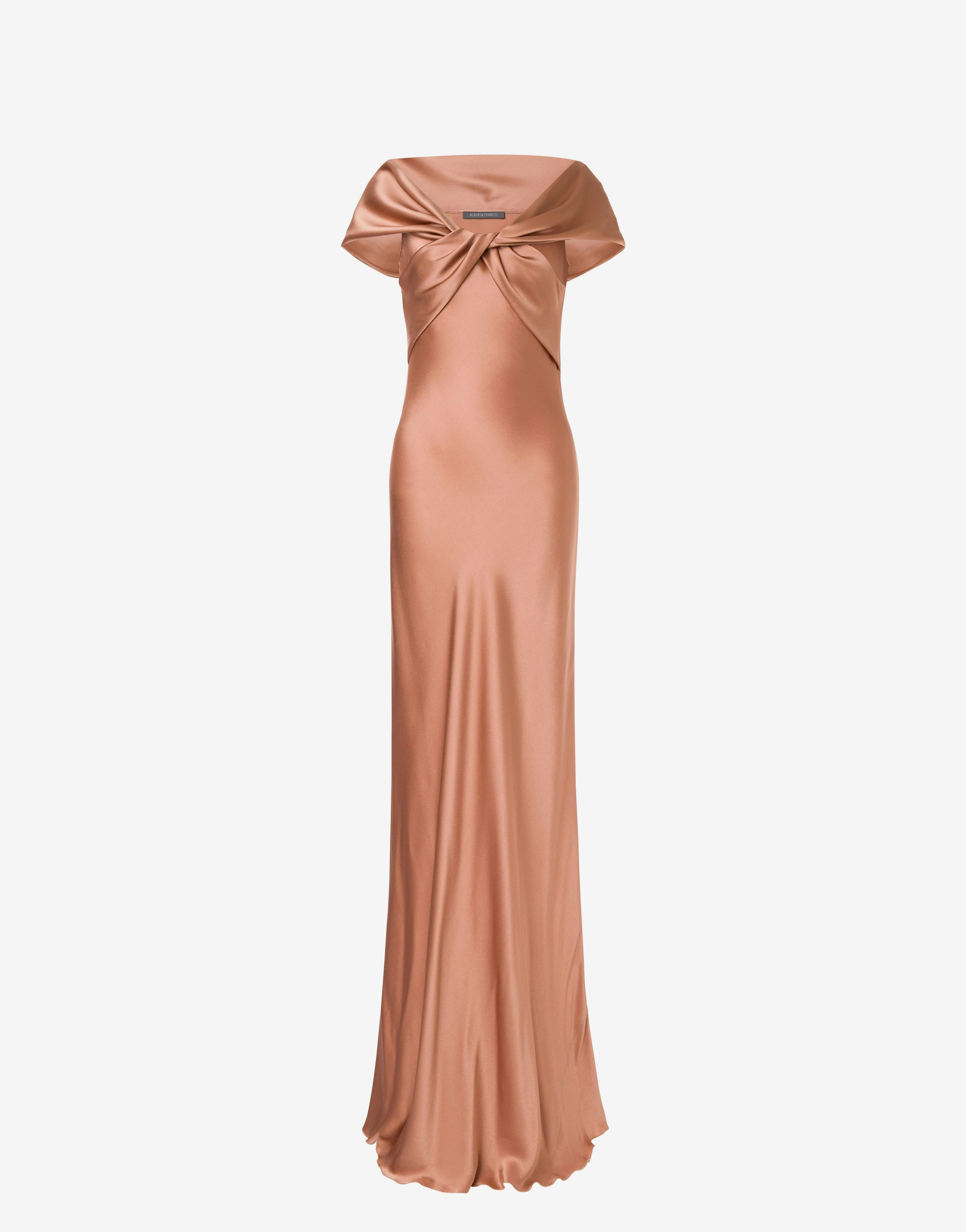 Long dress in satin with train 0